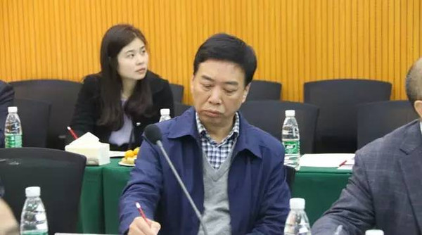 开福区人大常委会副主任王颂交开福区副区长周桂林一行莅临园区调研