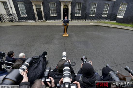 当地时间2016年2月20日，英国伦敦，英国首相卡梅伦在欧盟峰会后，召开紧急内阁会议。会议后，他正式宣布英国将在今年6月23日举行脱欧公投。