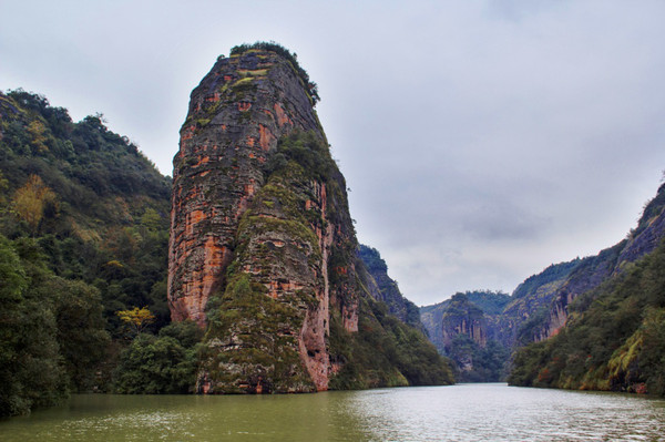 福建:船游碧水丹山泰宁大金湖