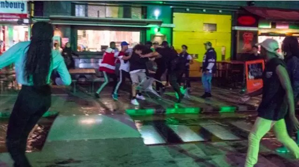 墨尔本发生帮派骚乱 中国留学生被20多人抢走