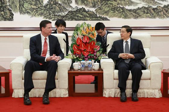 3月14日,国务委员、公安部部长郭声琨在北京会晤了美国联邦查询局局长科米。
