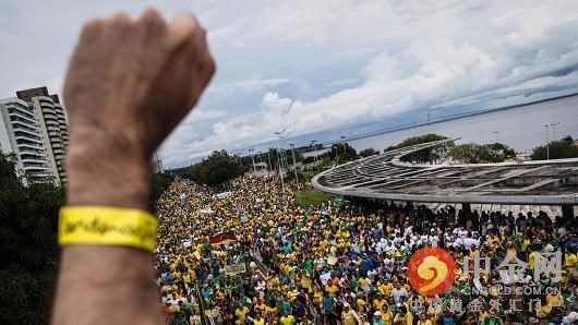 数千反对巴西总统Rousseff的示威民众, 2016年3月13日