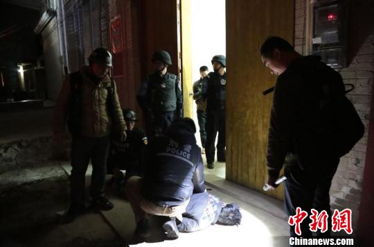 广西地下“军工厂”频频向窗外试枪 被警方摧毁