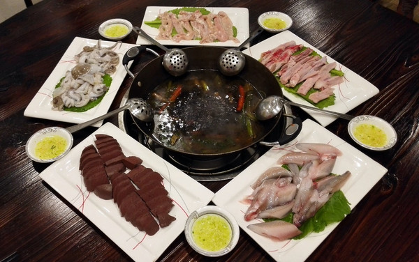 卤味新吃法:涮卤汁火锅开吃