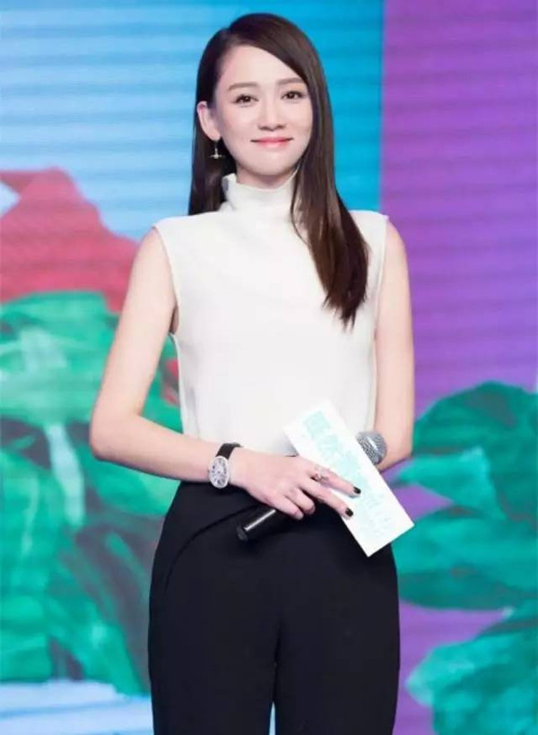 36岁陈乔恩穿衣似20岁少女,美呆了!