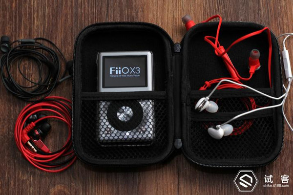 飞傲fiio x3 二代无损音乐播放器,与几款消费级耳机.