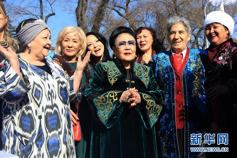 3月22日,哈萨克斯坦南部城市阿拉木图举行盛大文娱活动,庆祝哈萨克人