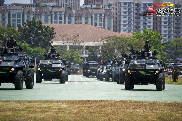 菲军阅兵现场图曝光 二战火炮拉出来凑数菲律宾举办阅兵式装备太简陋.