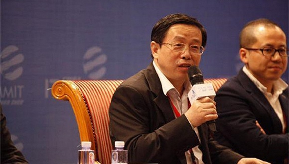 梅永红在国家IT首领峰会主题论坛上。图像来历:南边都会报