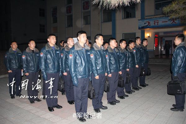 海军航空兵学院飞行学员的一天(组图),中国海军航空兵