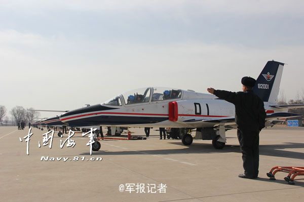 学员的一天(组图,中国海军航空兵学院地勤换装,山西长治海军飞行学院