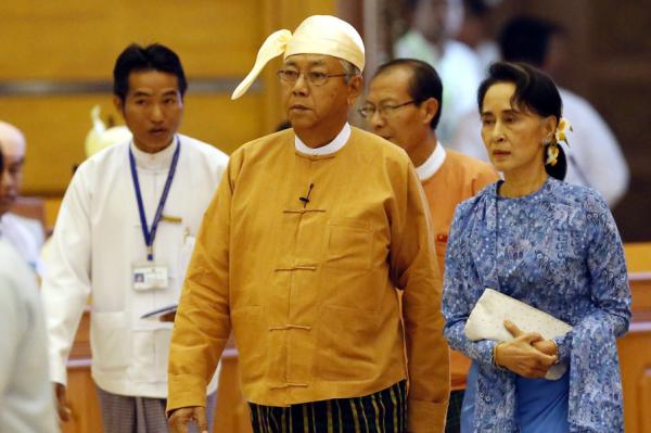 缅甸新总统吴廷觉宣誓就职 昂山素季身兼4职