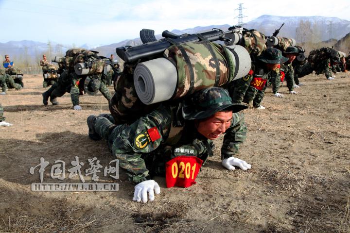 连续实施高强度,超负荷"魔鬼周"极限训练