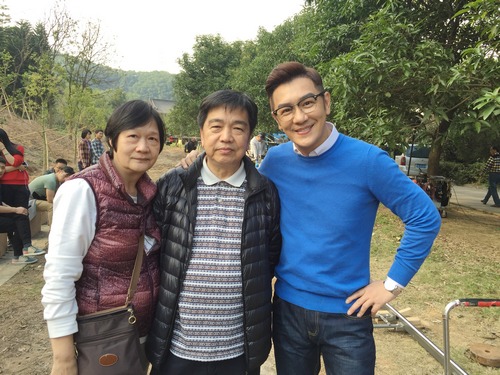 陈浩民与父母