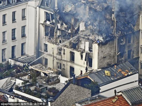 法国巴黎第六区发生煤气爆炸 17人受伤(组图)