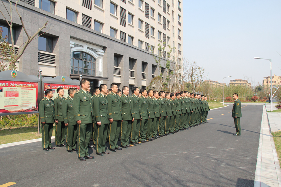 武警政治学院组织学员参观政治工作史馆(组图)