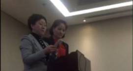 今朝,北京本地警方曾经对弯弯做了笔录。不外停止昨夜钱报记者发稿,警方、旅店都没有再公布更多停顿资讯。“弯弯”今天微博末了更新只要三个字:太绝望。