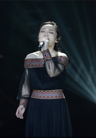 徐佳莹深情演绎《突然好想你》