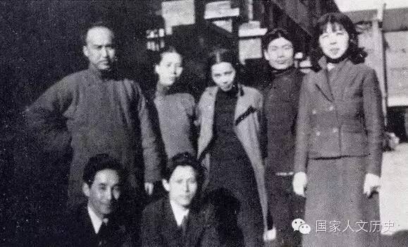 后排左起:胡风,许广平,池田幸子,萧军,萧红;前排左起:鹿地亘,小田岳夫