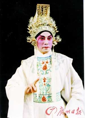 罗家宝在粤剧《袁崇焕》中饰演袁崇焕.罗家宝出演