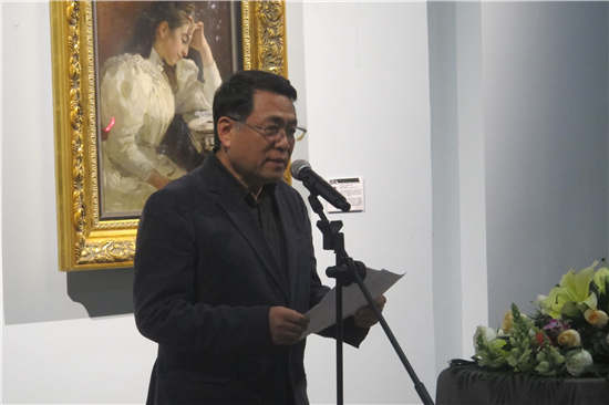中国艺术研究院中国油画院院长 著名画家杨飞云在现场致辞