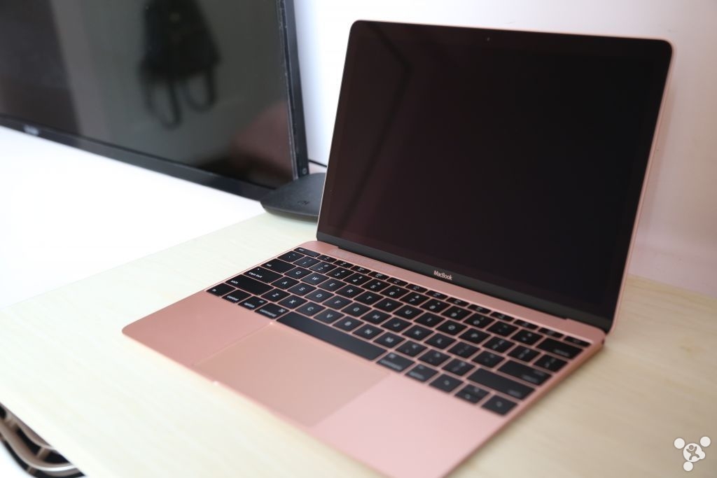 锋友玫瑰金macbook开箱 唤起沉睡少女心(组图)