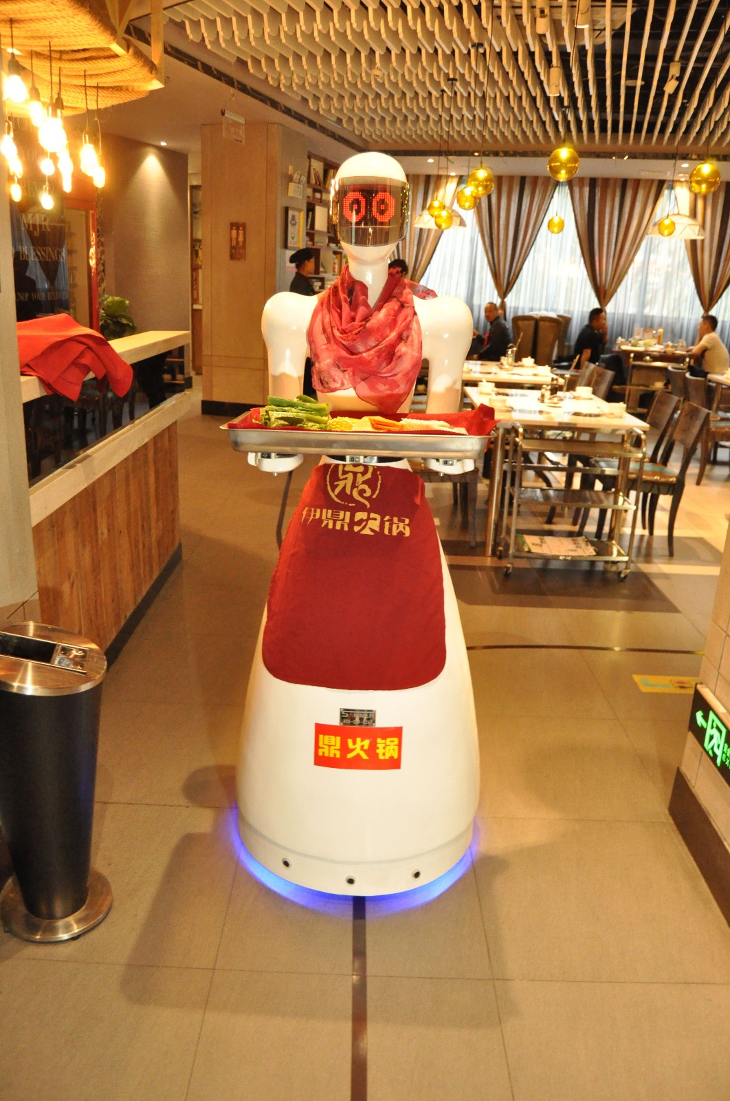 阿里巴巴盒马机器人餐厅：餐饮环境的未来概念-建E网设计案例