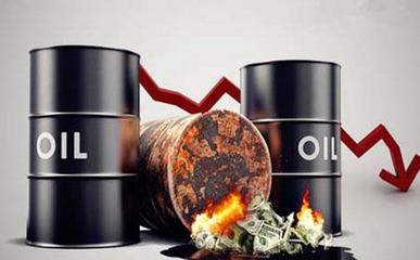 国际油价目前仍处于相对低位，比两年前的价格低了60%，这给了中国绝佳的囤油理由。因此，中国正以十多年来最快的速度囤积原油——至少是2004年开始统计此类数据以来的最高值。中国海关总署数据显示，中国原油进口的来源地还扩大到伊朗、委内瑞拉、巴西等地。渣打银行曾在3月底表示，为满足精炼行业产能扩张和国家战略储备需要，中国今年的原油进口会再创新高。