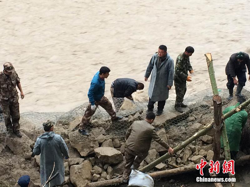 【组图】新疆伊宁县遭遇持续大雨 直接经济损