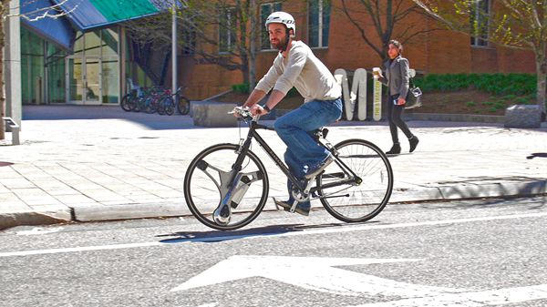 来自波士顿的 GeoOrbital 团队正在申请一项专利：GeoOrbital 轨道轮，能够把自行车迅速改装成电动车。这种轮子是在摩托车轮基础上的改进。