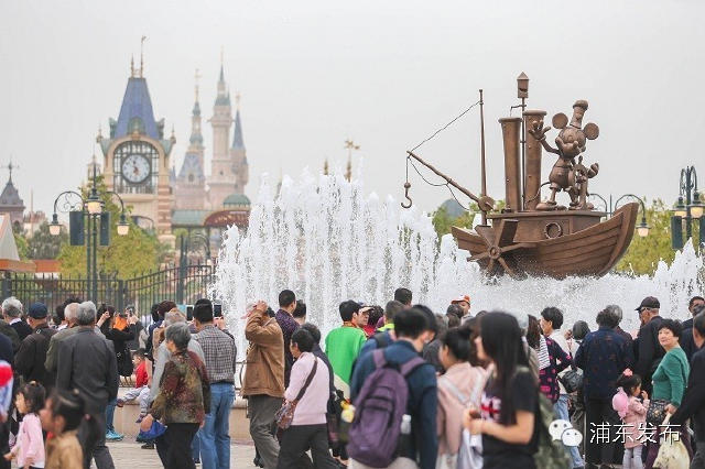 上海迪士尼乐园游客须知_上海迪士尼图片大全游客拍的_滞留迪士尼游客能出来吗？上海回应
