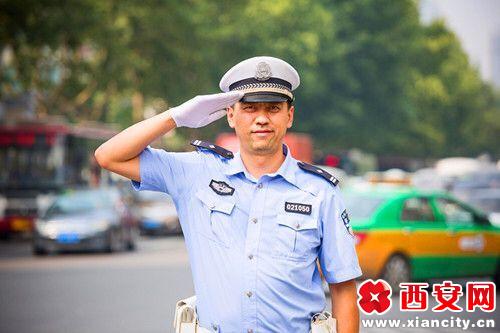 日前,《镜头下的警察故事》系列报道入选全国公安机关网络正能量精品