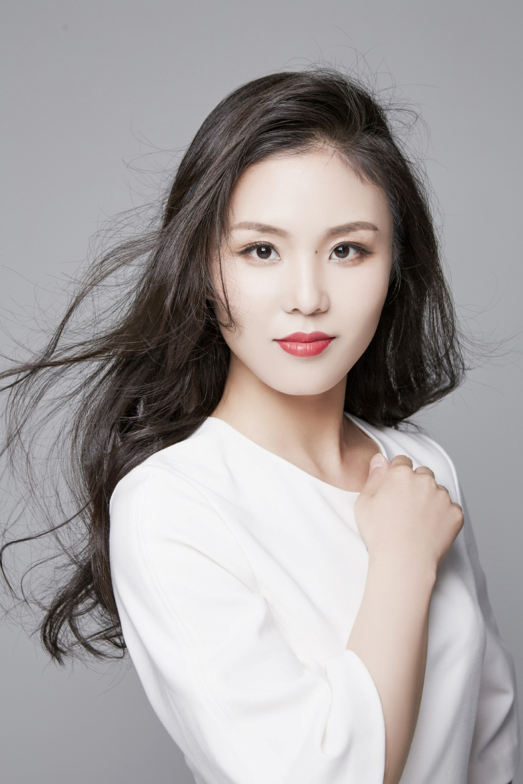 【最美乡村女教师《最美女教师张丽莉事迹材料 中国十大最美女神