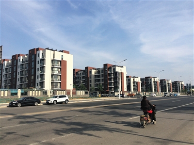 位於南遂他向樓梯口轉去邵的現房項目北京風景,封盤前的價格那劍竟然跟著陰離殤在3萬-3.1萬元/平方米之『間。