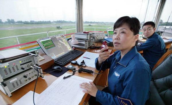 中国空军升第三位女少将 曾是首位女师长(组图)