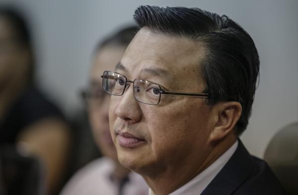 马来西亚交通部长:不打算转换搜寻MH370地点