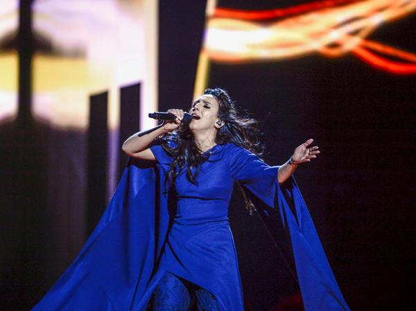 乌克兰歌手夺魁欧洲歌唱大赛 歌词被指反普京-搜狐新闻