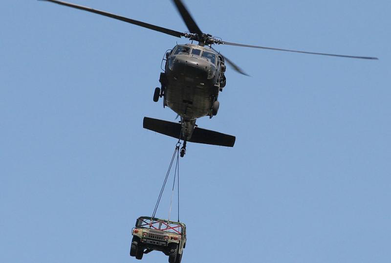 美军用直升机吊运技能PK(组图),直20直升机是
