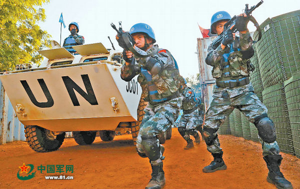 中国第三批赴马里维和部队开展紧急出动演练.