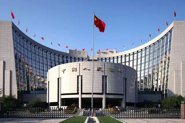 别人炒股炒成了股东，银行给别人借钱也要借成股东了！时隔16年，国家再次出手实施“债转股“，银行把钱借给企业，但一些遭遇困难的企业还不起，就干脆不还了，把这部分钱转换为股份，让银行成为企业的股东！很快，银行就是中国最大的投资公司！