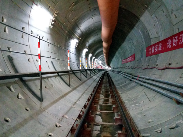 【盾构隧道联络通道穿越石灰岩】盾构隧道测量数据采集 盾构隧道人工