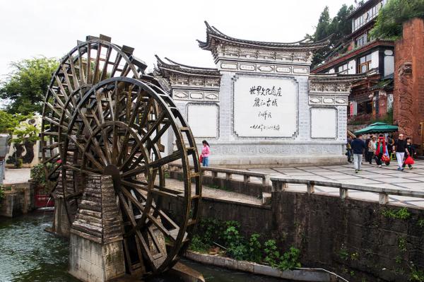 丽江大研古镇是丽江的主要旅游景点。视觉中国图