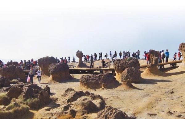 野柳景色区大陆旅主人数比客岁同期锐减。