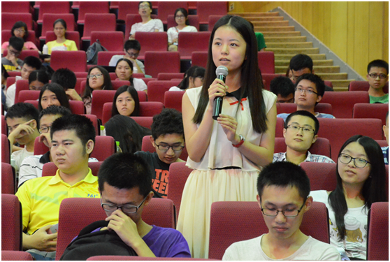 “我并不觉得爱情和物质有什么关系,爱情就是爱情。”
