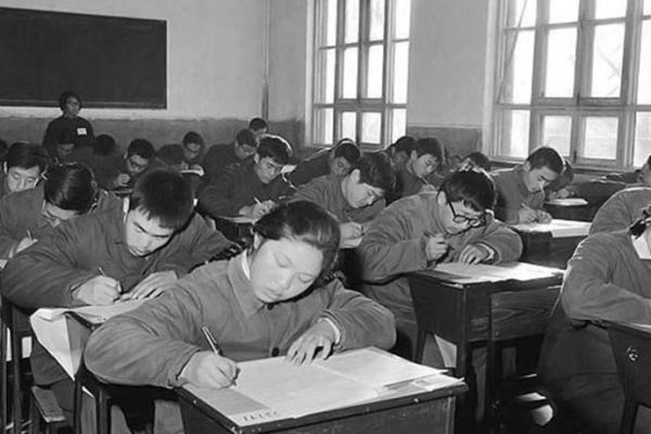 从高考全国卷作文题看中国39年变迁
