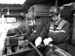 阳煤二矿确保机电设备在零故障状态下安全运行