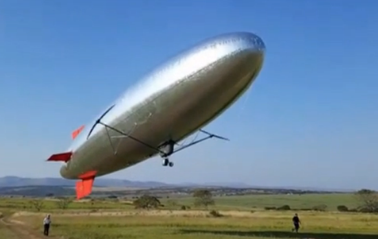 中国企业研发全球首架全太阳能无人飞艇试飞成功(原标题:中国企业研发