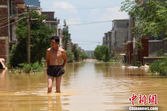 中困现在有多少人口_满归现在是多少人口(3)