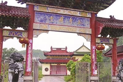 太平禅寺(即“佛狸祠”)复建,使瓜埠山恢复“神鸦社鼓”。张可 摄