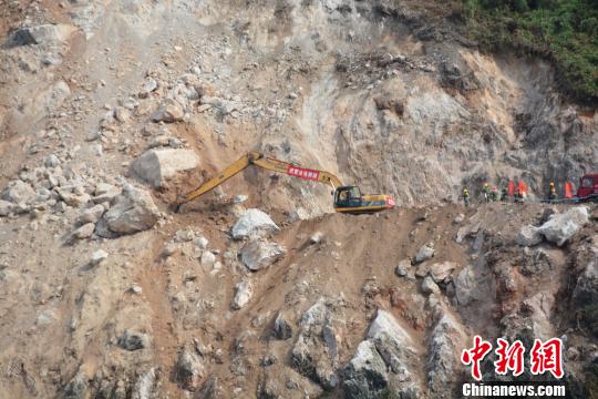 【图】广西平乐县山体坍塌正全力救援绝不放弃